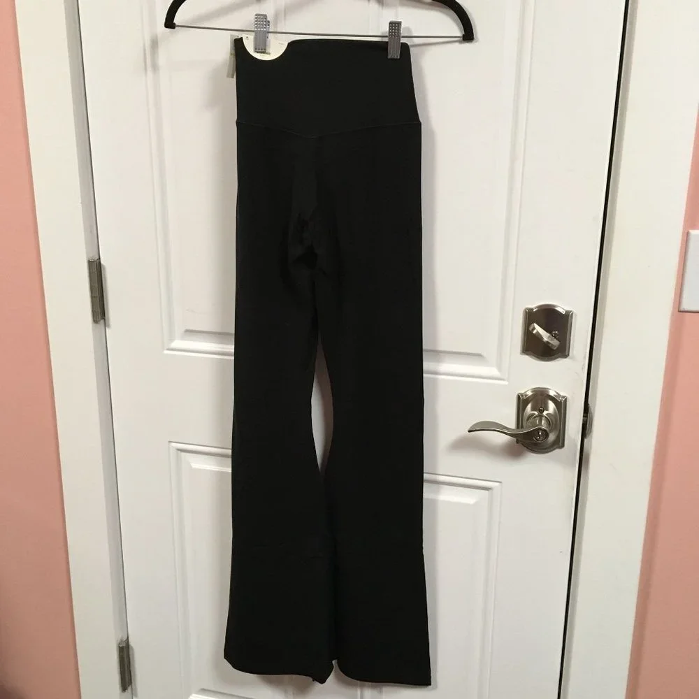 NWT OFFLINE By Aerie Real Me High Waisted Crossover Flare Legging Black Size Med - Picture 5 of 12